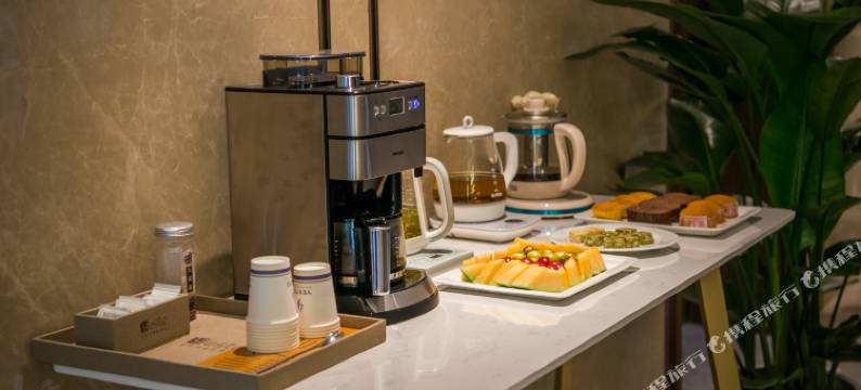 裕阳国际酒店(武汉黄鹤楼中南路地铁站店)图片