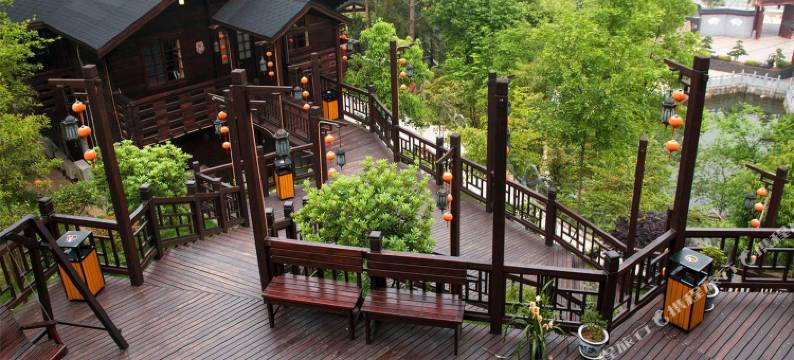 双龙湾生态园木屋民宿(浮梁墩口路店)图片