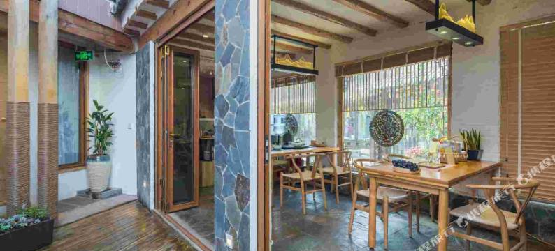 丽江沁水雨沫客栈图片