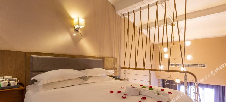 杭州全悦艺术酒店(杭州龙湖紫荆天街三墩地铁站店)图片