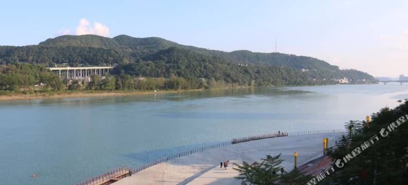 射洪鑫宏大酒店图片