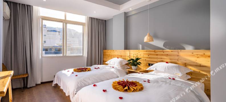 腾冲聚源大酒店图片