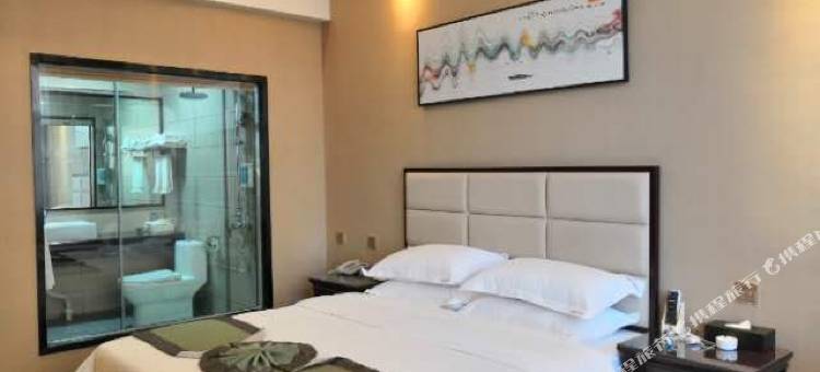 鸿泰商务酒店(卢氏金地苑店)图片