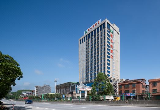 Vienna Hotel (Xinfeng Road) Hotel Overview