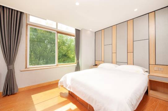 梅都宾馆(上海莲花路地铁站店)