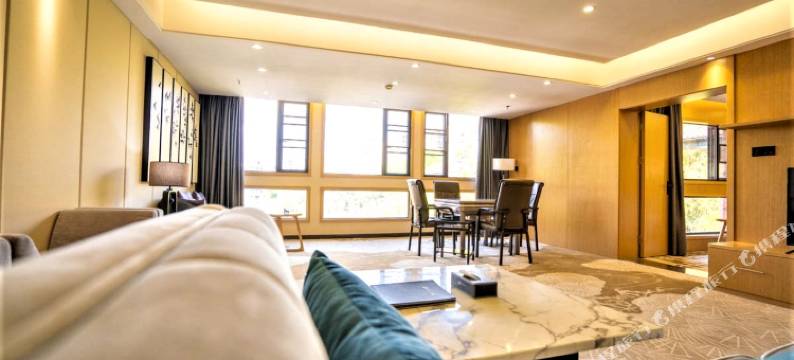 新凤居酒店(恩施华龙村店)图片