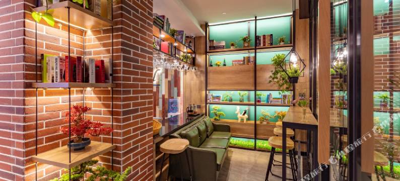 时光艺宿酒店(南宁火车站朝阳广场店)图片