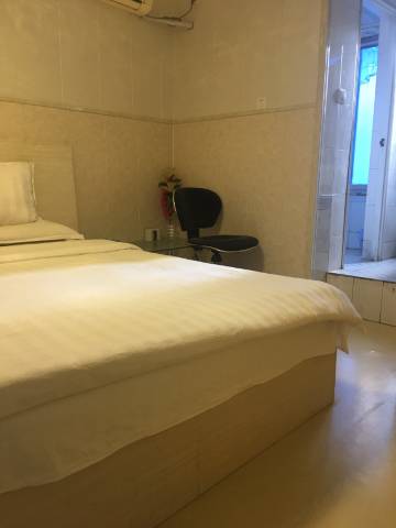 重庆三家村宾馆(观音桥北城天街店)