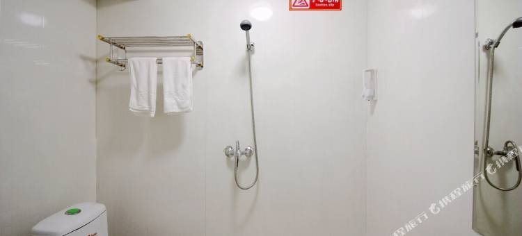 易佰连锁旅店(青岛栈桥店)图片