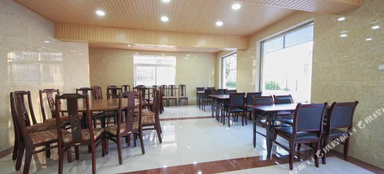 嘟嘟宾馆(北戴河区老虎石海上公园店)图片