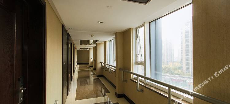 游子假日酒店(杭州火车东站西广场店)图片