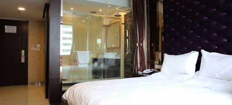 富华时尚酒店(兰州正宁路夜市南关民族风味一条街店)图片