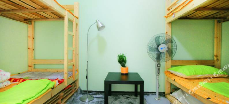 平凡之路青年旅舍(重庆火车北站店)图片