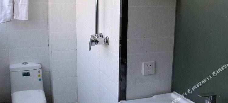 乌鲁木齐鑫华轩商务宾馆(新兴街地铁站店)图片