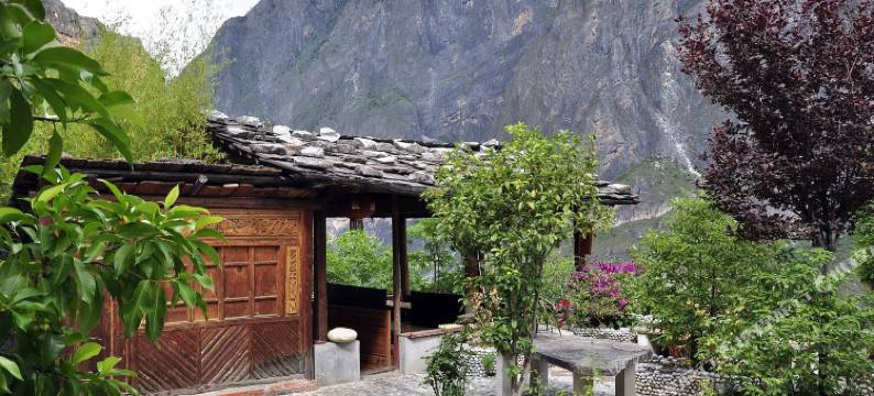 香格里拉虎跳峡山白脸客栈图片