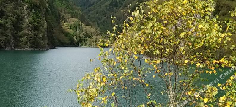 松坪沟景秀湖畔家园图片