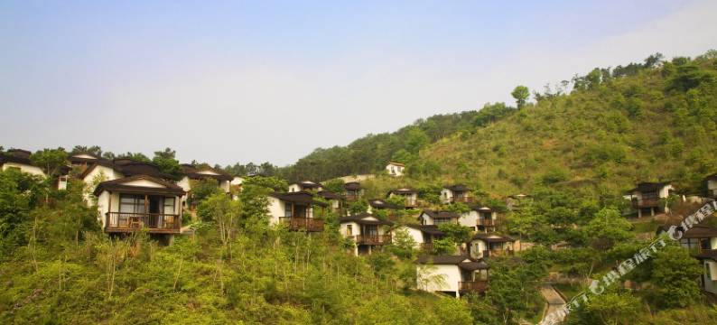 英德奇洞温泉小镇图片