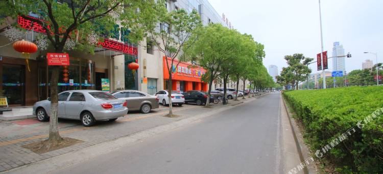 怡豪酒店(惠南地铁站店)图片