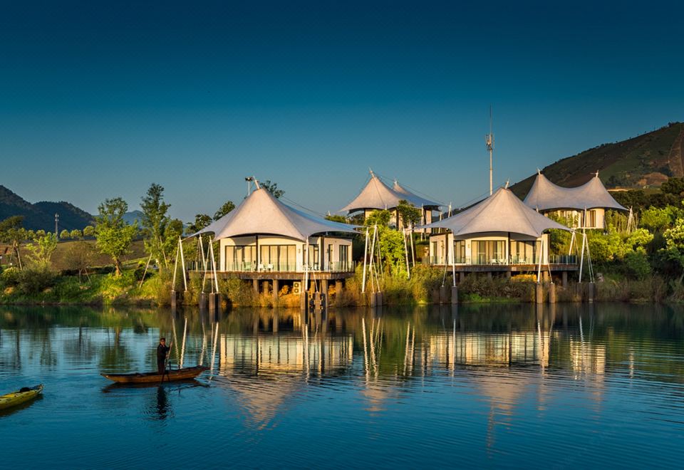 极白帐篷客溪龙茶谷酒店外景图