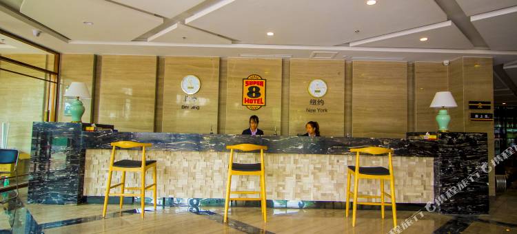 速8酒店(安丘汽车站店)图片