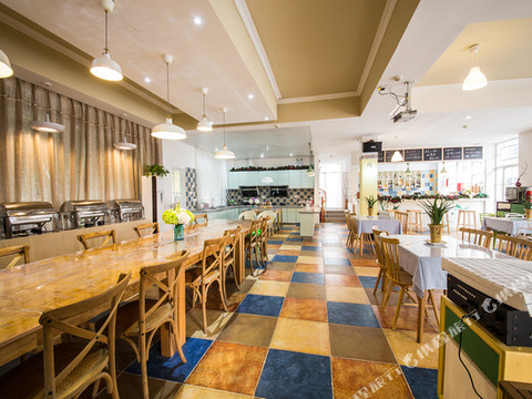 丹霞山燕子呢喃依山民宿