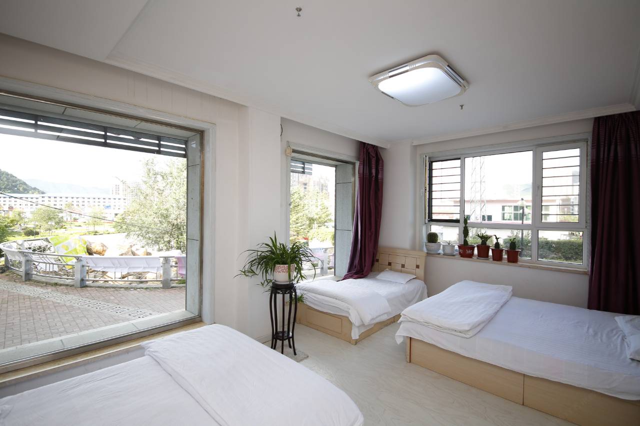 本溪县聚隆源旅店