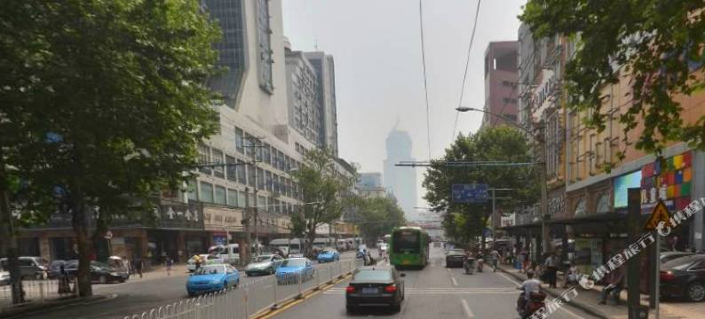 铂莱华大酒店(武汉江汉路步行街店)图片