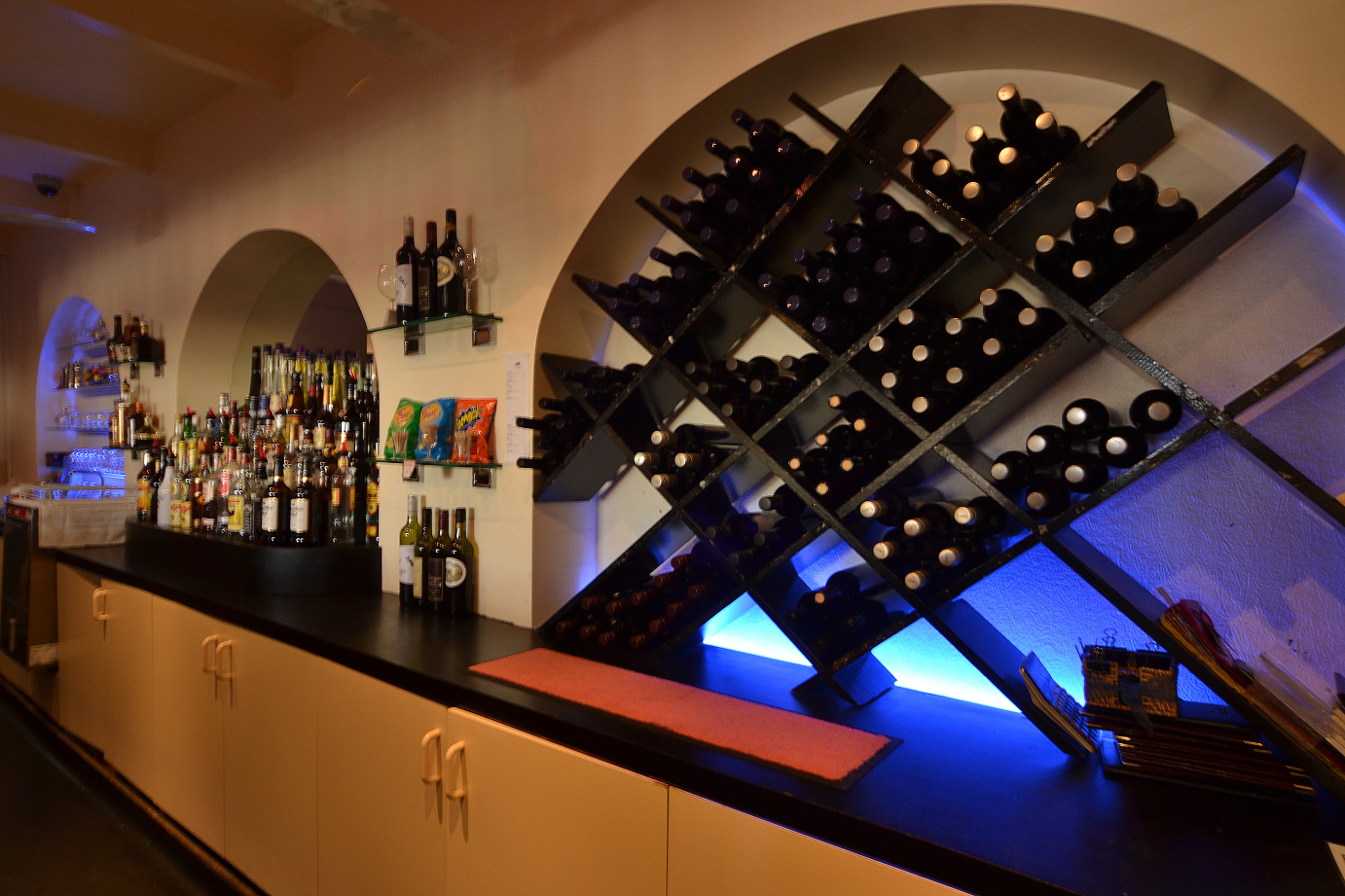 Alexander Motor Inn & Apartments Hotel Overview