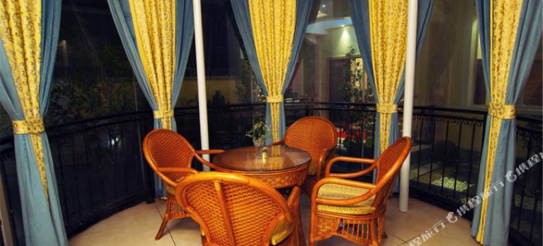 罗平麗雅庭院酒店图片