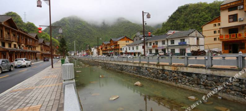 神农架湖光山舍酒店图片
