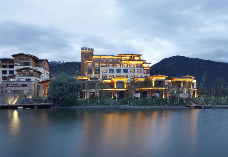Grand House Tingyue LinzhiHotel Overview