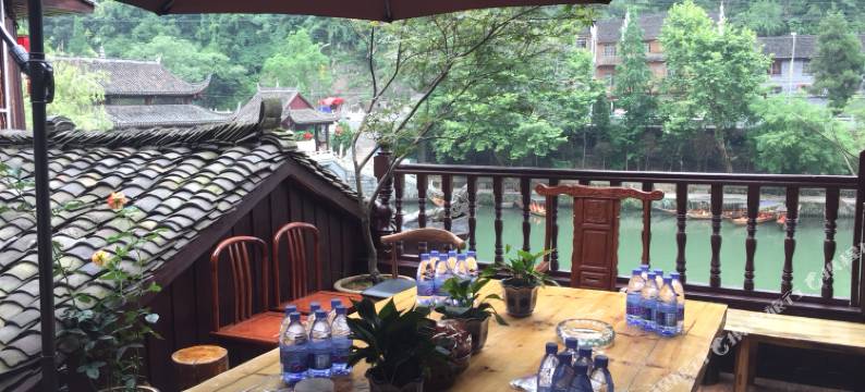 凤凰烟雨亭江景客栈图片