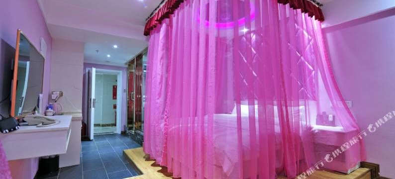 夜之梦主题酒店(贵阳花果园国际中心店)图片