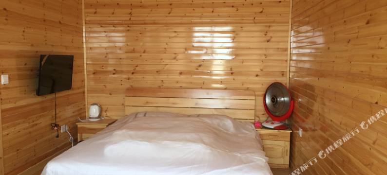 可汗山自驾车露营地民宿图片