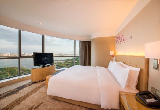 Pullman Linyi Lushang Hotel Overview