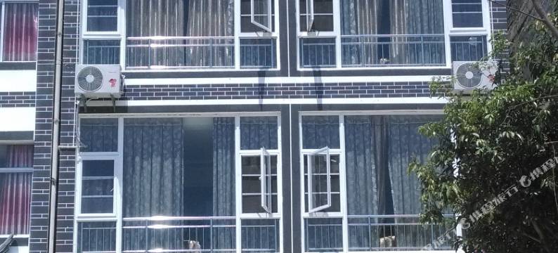 澄江禄充水边小筑图片