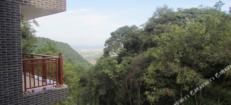 峨眉山水井湾山庄图片