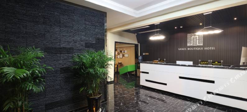 凡客电竞主题宾馆(昆山玉山广场地铁站店)图片