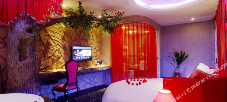 右惑主题酒店(重庆解放碑店)图片