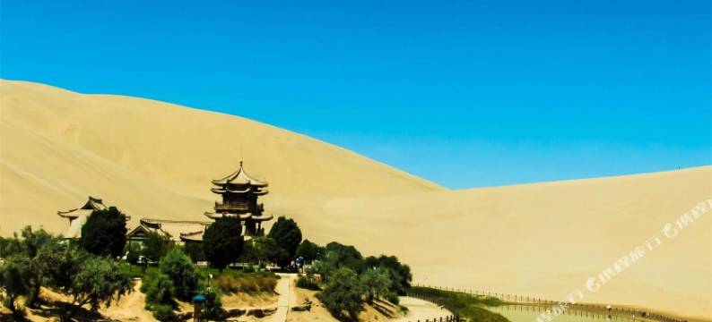 敦煌九居客栈(鸣沙山月牙泉景区店)图片