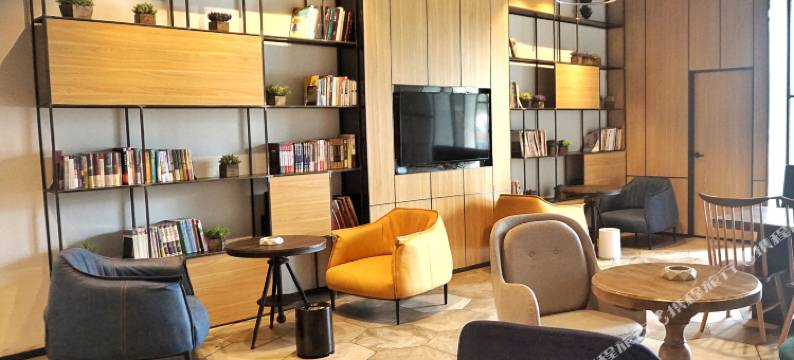 老河口易乐名仕假日酒店图片