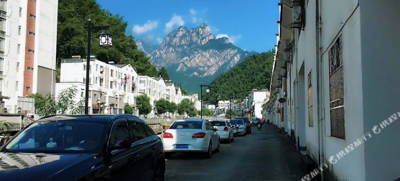 黄山依山水岸客栈图片