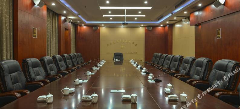 鑫海湾国际酒店(新县火车站店)图片