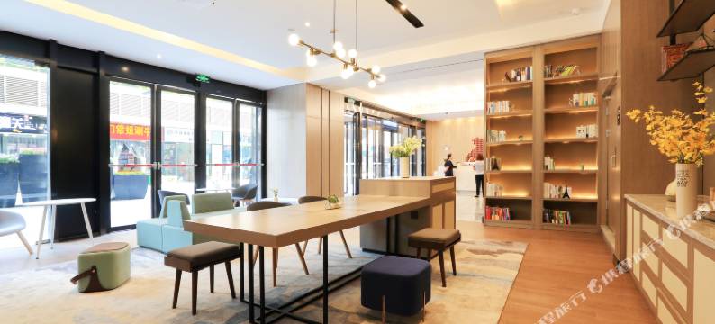 西安三桥万象城亚朵酒店图片