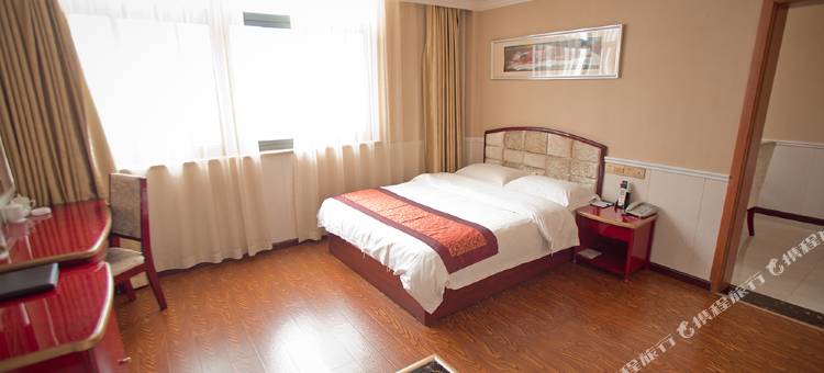 兴山罗马假日酒店图片