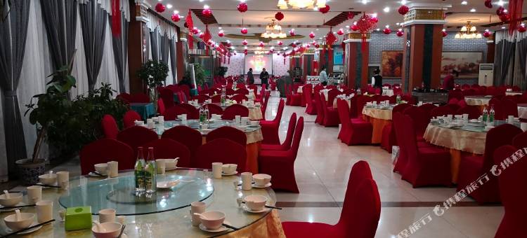 银川泉园饭店(西部影视城贺兰演艺小镇店)图片