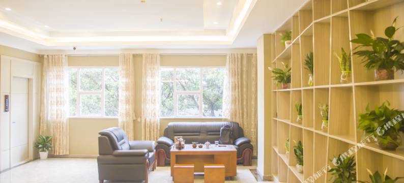 益煌精品酒店(深圳鸿安围地铁站店)图片