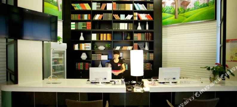 荥阳山河鸿风尚酒店图片