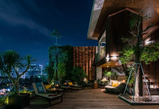 Au Lac Legend Hotel Hotel Overview