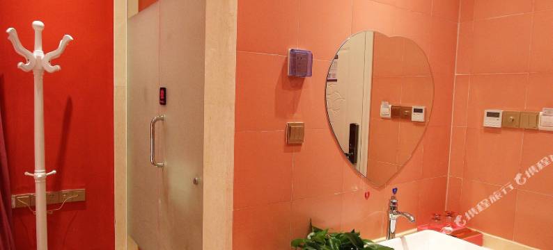 华尚电影酒店(龙华地铁站店)图片